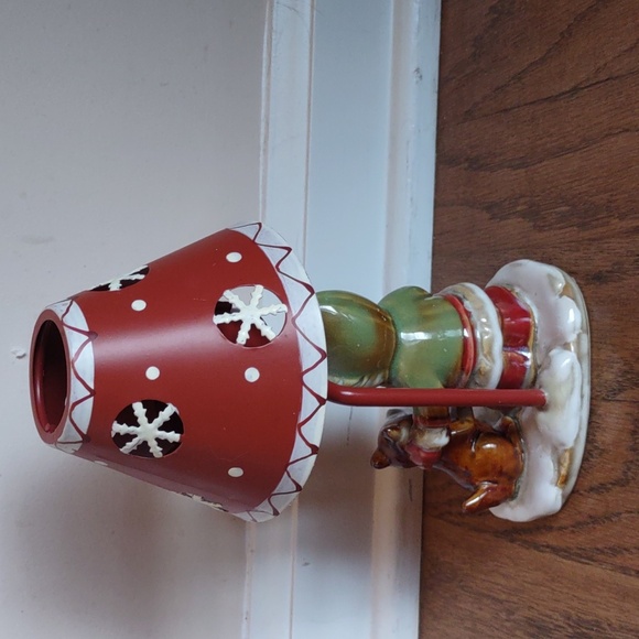 Yankee Candle Winter Scene Tea Light Candle  Holder Designed by Ronnie Walter - Picture 4 of 6